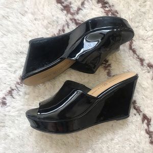 Chinese Laundry, Platform Mules